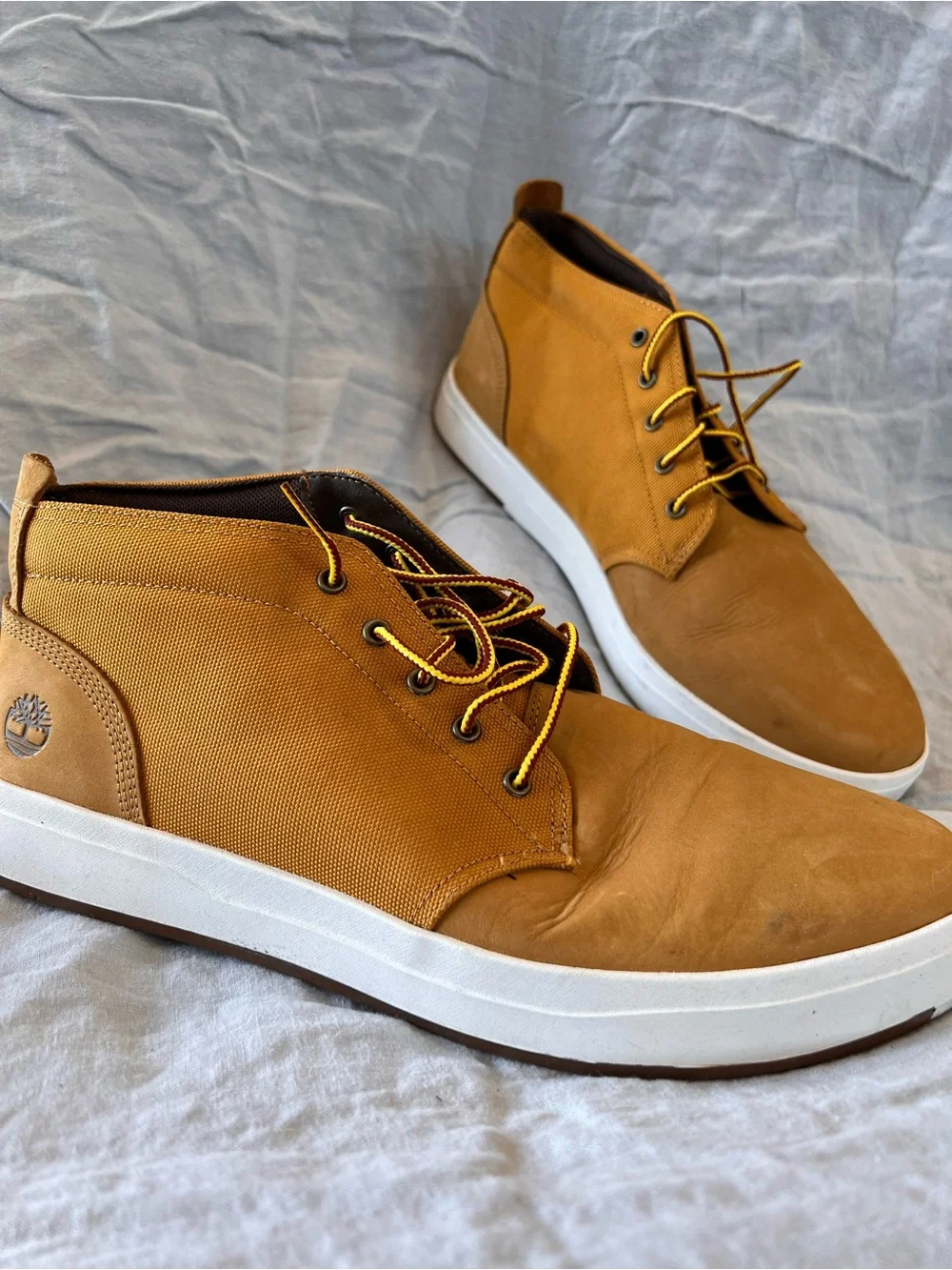 Timberland Wheat Leather Chukka Boots in Tan